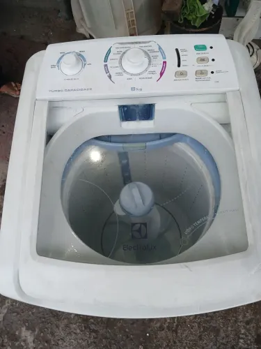 Máquina de lavar roupas Electrolux 8 kgs