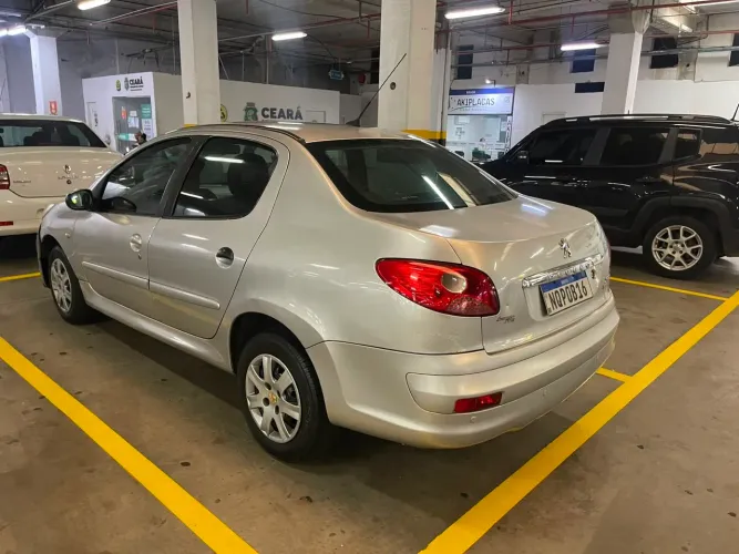 Peugeot 207 Sedan Passion XS 1.6 Flex 16V 4P AUT 2010