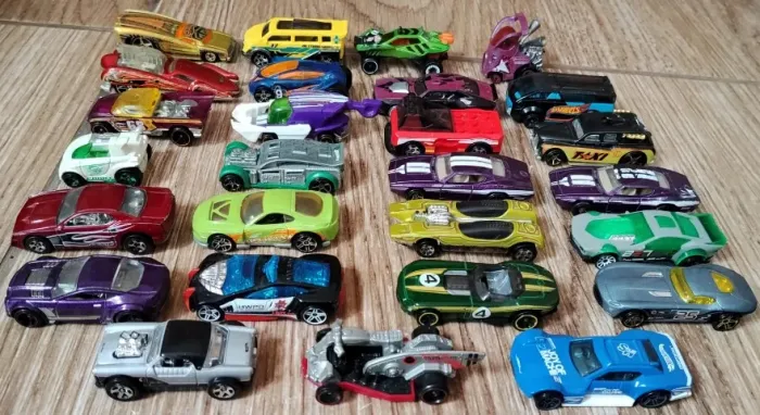 Coleção carrinhos Hot wheels variados 