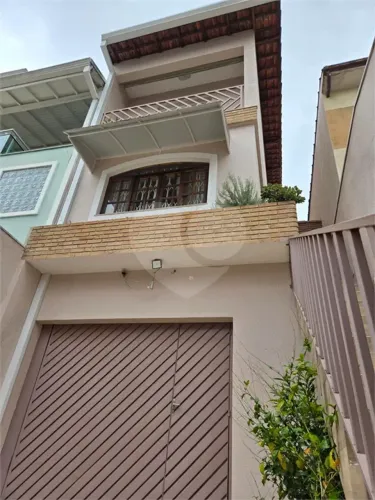 Amplo e espaçoso sobrado em Santana com 3 suítes, sala de estar e TV, copa, cozinha e, 3 v