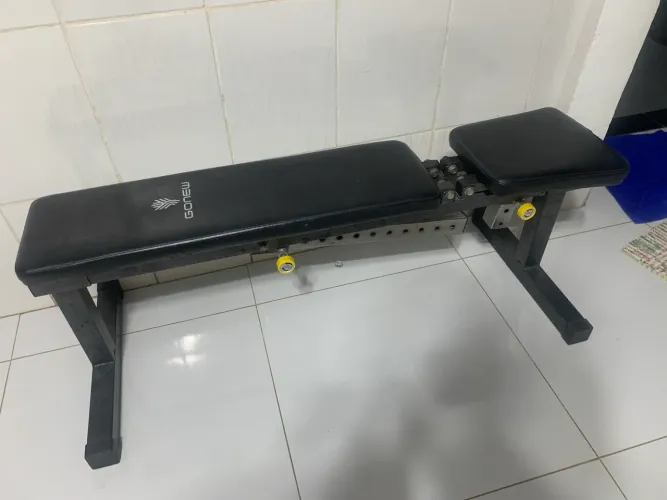 Banco de musculação articulado