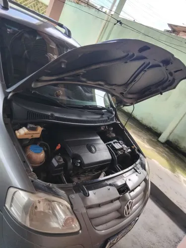 Carro  Fox  pra venda:  Ano 2007/2008, motor 1.0  completo.