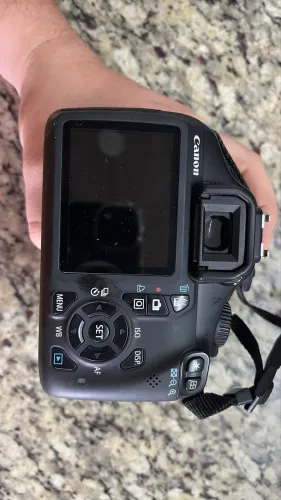 Canon Rebel T3 + lente 18-55mm