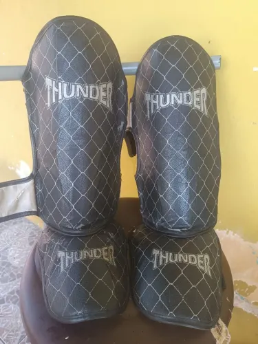 Caneleira muay thai
