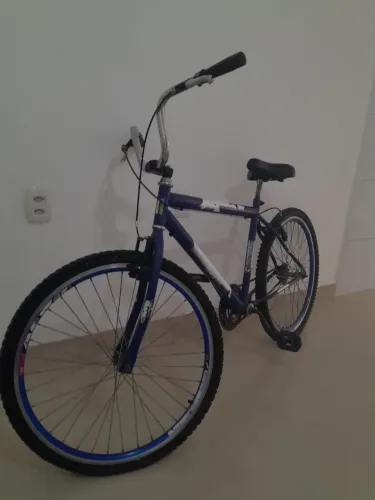 Bicicleta a venda.