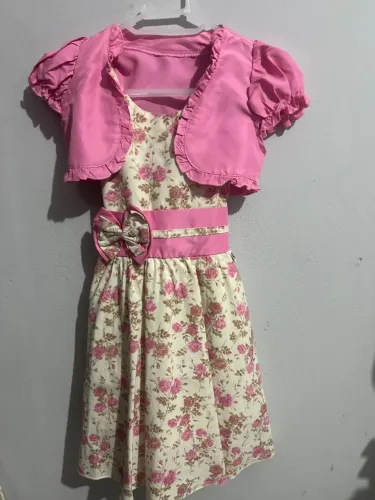 Vestido infantil floral rosa com bolero