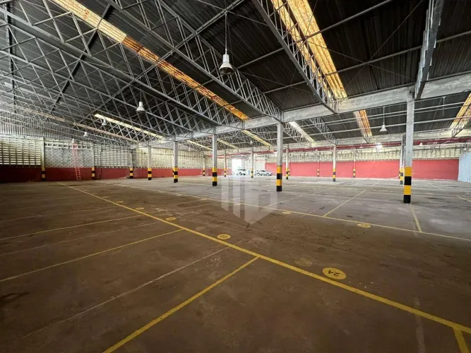 Galpão Logístico 700m² para Alugar em Candeias Próximo ao Porto de Aratu e BR-324
