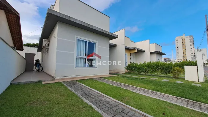 Casa de condomínio em Rua Rita - Itacolomi - Balneário Piçarras/SC