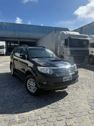 Toyota Hilux SW4 SRV D4-d 4X4 3.0 TDI Dies. AUT 2015