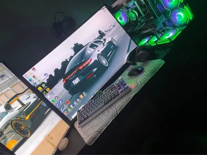 Monitor Curvo 31,5 240Hz PCYES