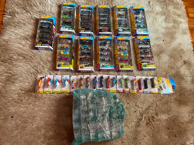 Carros hot Wheels lacrados