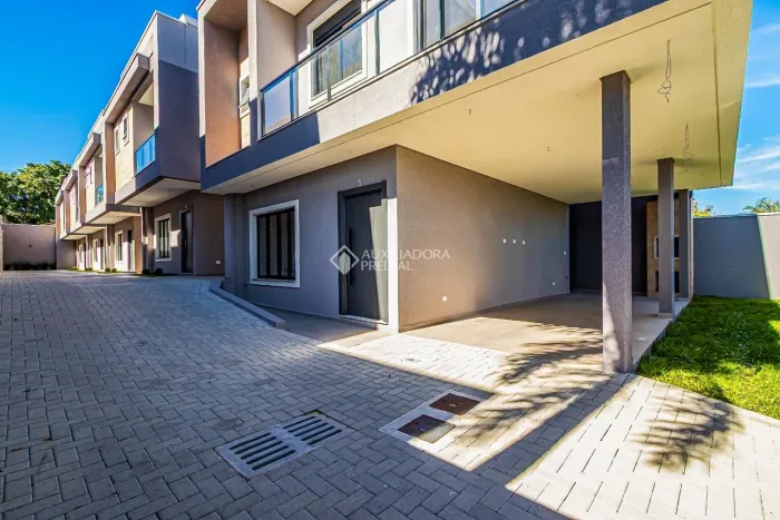 Sobrado com 3 dormitórios à venda, 141 m² por R$ 999.000 - Xaxim - Curitiba/PR