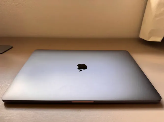 MacBook Pro 15? i7 16GB 1TB SSD (Bateria Nova - 17 ciclos)