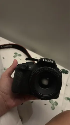 Canon EOS T100 + lente 18-55mm Excelente estado