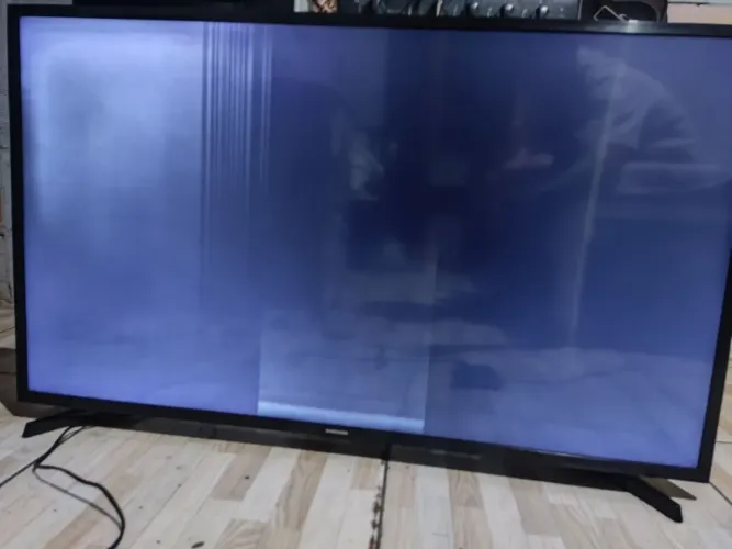 TV SMART 40 POL