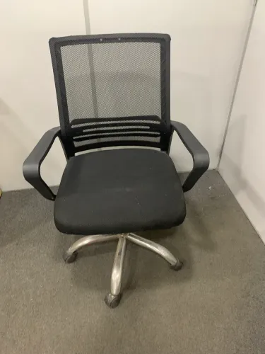 Cadeira usada com tela