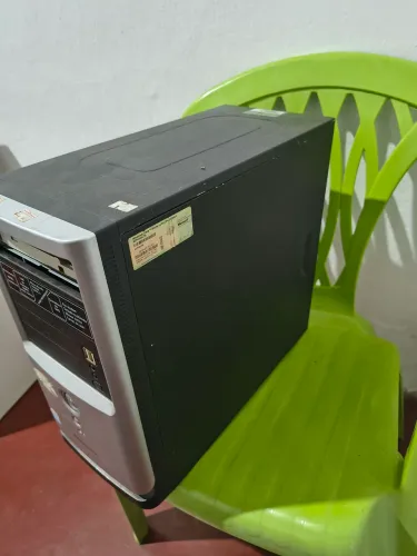 Gabinete com fonte processador e cooler