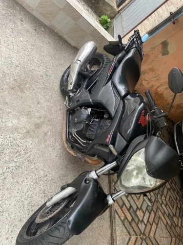 Cb 300r, R$9.000 zap *5