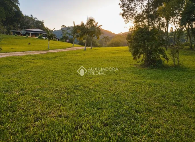 Chácara/Fazenda/Sítio com 4 quartos e 62000m² à venda em Figueira Grande, Imaruí.