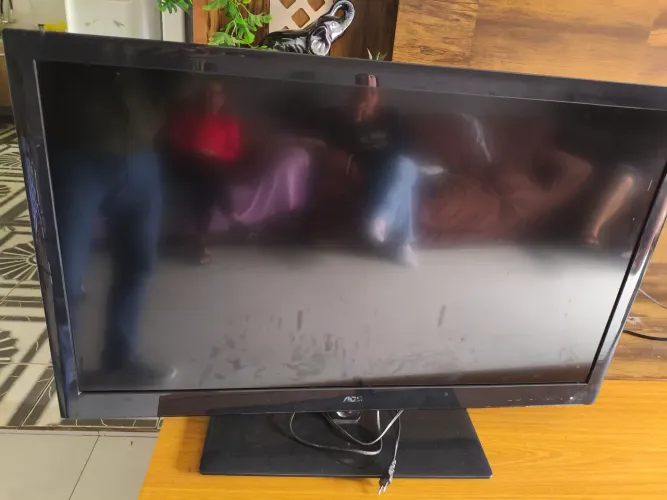 Tv AOC 42 polegadas ( com defeito )