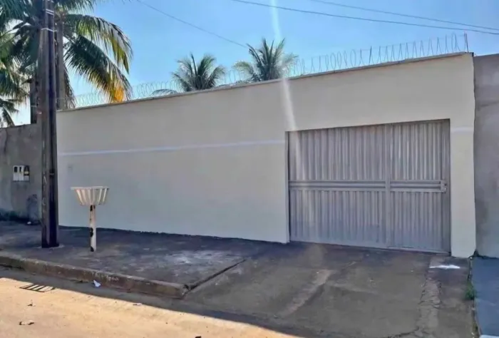 - Casa no São Raimundo