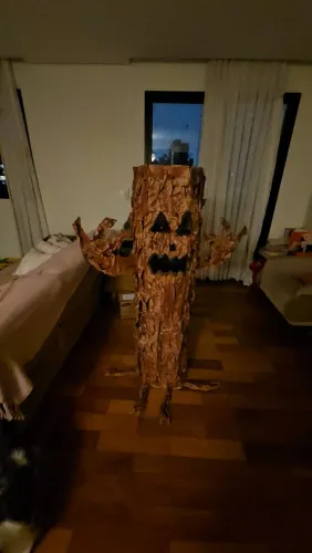 Árvore decoração de halloween e teatro