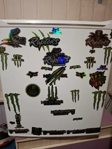 Frigobar Efficient em50 47l Branco Electrolux com Adesivos da Monster Energy
