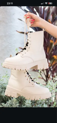 Coturno off White em couro