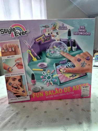 Brinquedo de fazer unha