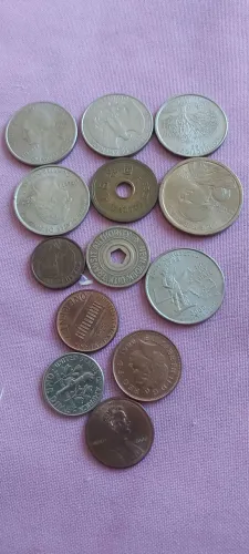 Lote de moedas antigas e estrangeiras - EUA, Inglaterra, Japão, Brasil + fichas de metrô<br>