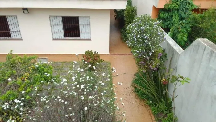 Casa assobradada à venda em Vila Gilda, Santo André