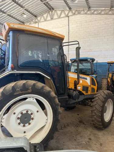 Tratores Valtra