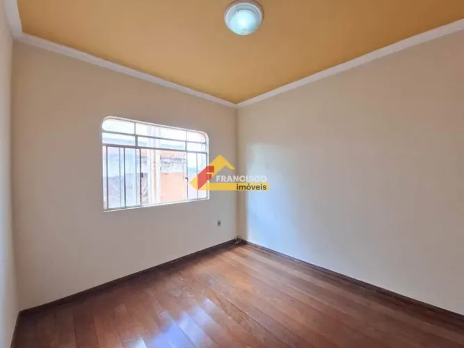 Casa para aluguel, 3 quartos, 1 suíte, 2 vagas, São Sebastião - Divinópolis/MG