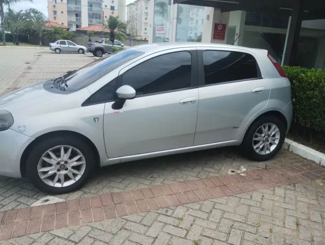 Fiat Punto Attractive Italia 1.4 F.flex 8V 5P 2012