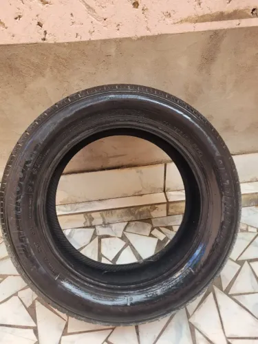 Pneu Hankook 185/65 r15 usado em Otimo estado - pronto para uso