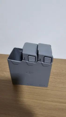 Kit hub + 02 baterias dji mini 5 pro novas, sem uso.