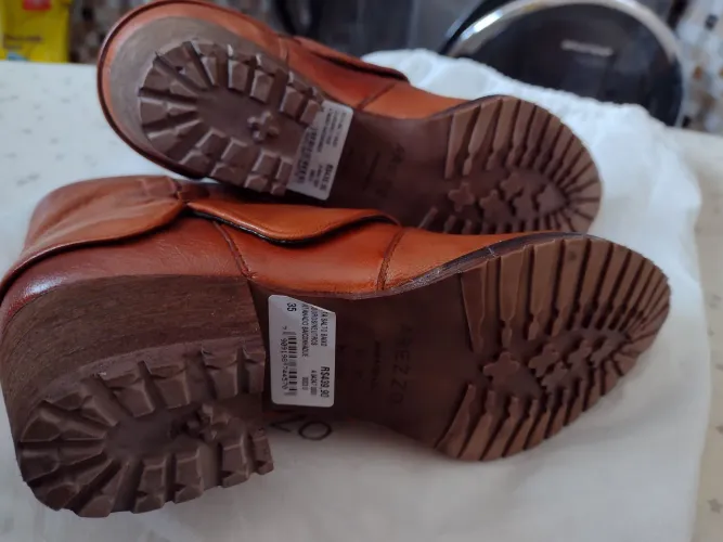 Bota Arezzo