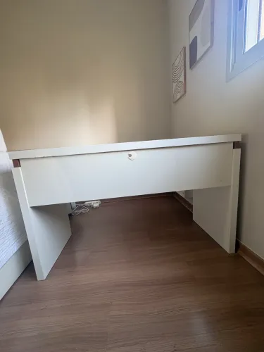 Escrivaninha / Mesa de escritório