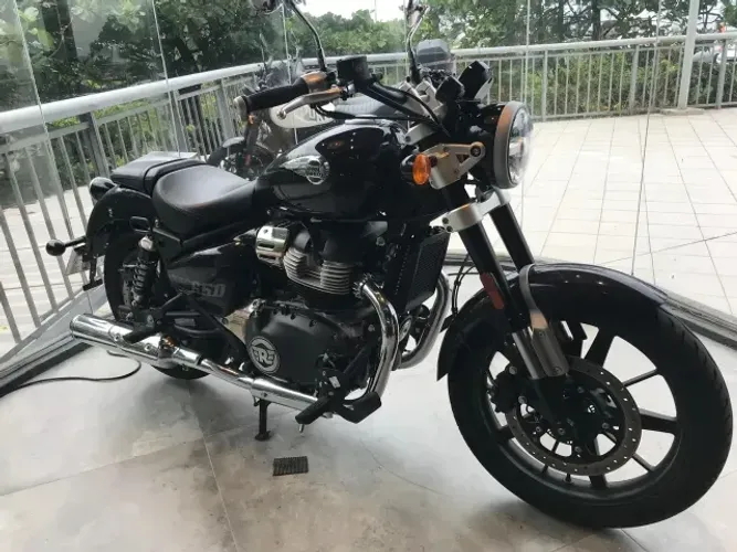 Super Meteor 650cc 2026 Tarlé 21- *