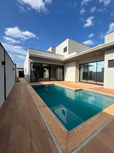 Casa térrea de alto padrão à venda e locação no Residencial Villa Lobos, Bauru