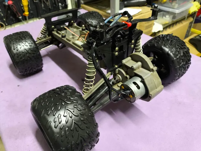 Chassi traxxas stampede 4x2 com combo