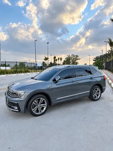 Volkswagen Tiguan Allspac R-line 350 TSI 2.0 4X4 2019