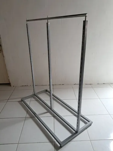Araras metálicas pra roupas