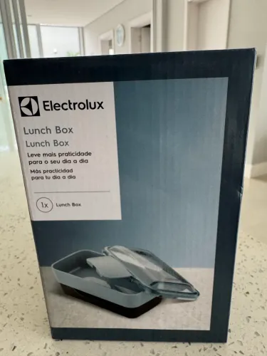 Marmiteira Lunch Box ELECTROLUX resistente a temperatura. 