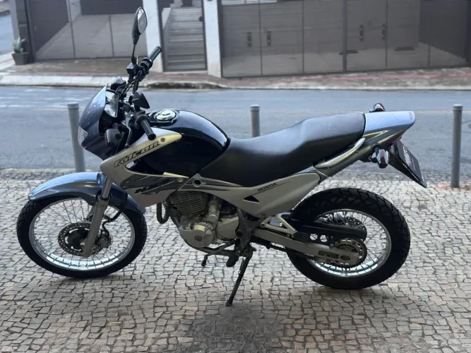 Honda NX4 Falcon 400 2007