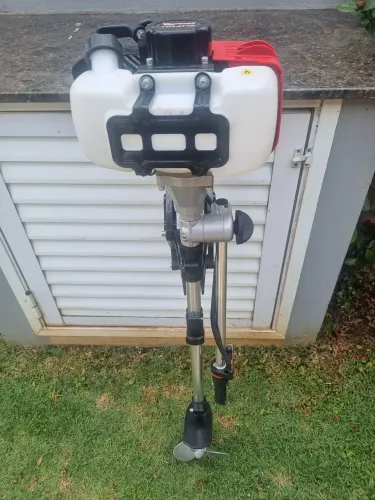 Motor de Popa Toyama TM3.0TSB 3.0 HP 2 Tempos (Praticamente Novo!)