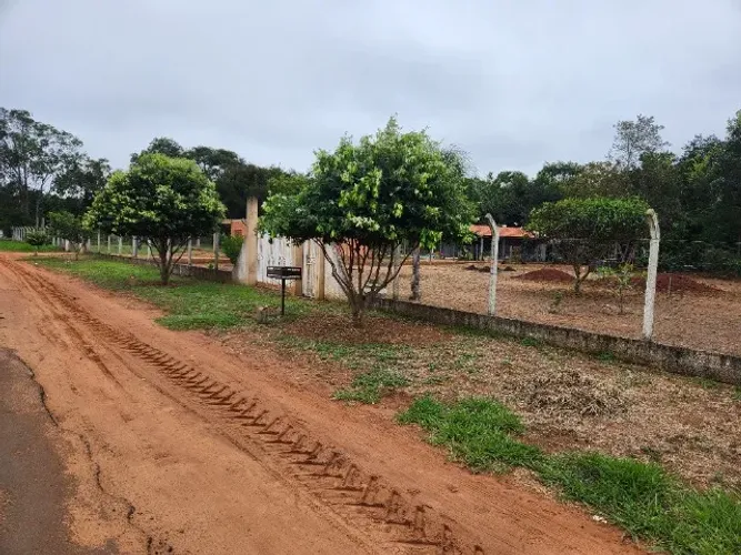 Área na chácara das mansões no asfalto