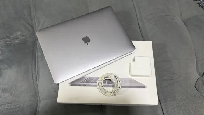 MacBook Pro 2018 i7 16Gb de RAM 256GB SSD