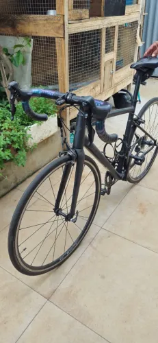 Bicicleta speed preta em ótimo estado