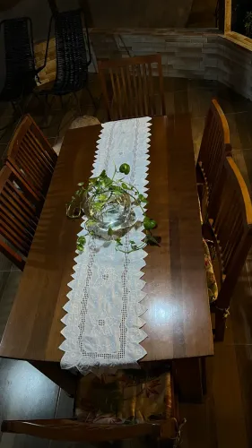 Vendo mesa de madeira 6 lugares